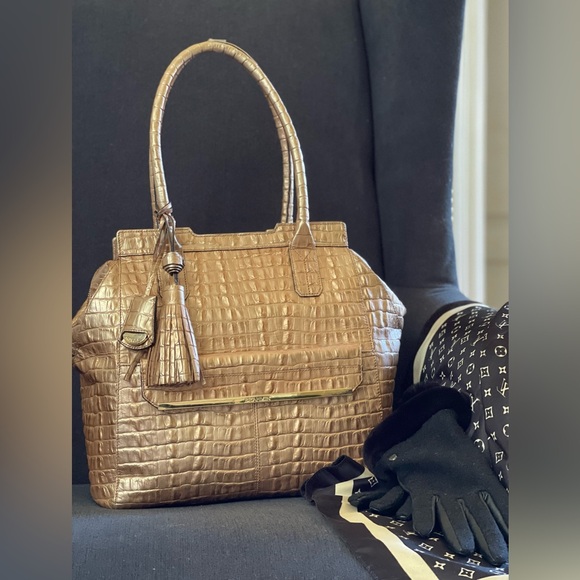 Brahmin Tucker Satchel
'Rose Gold LaScala' - Picture 2 of 8